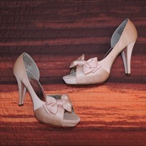 Davids Bridal Petal Pink peep toe